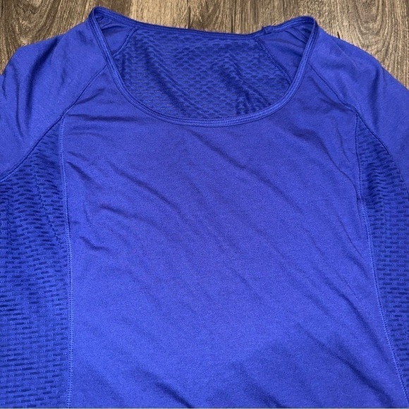 Under Armour Athlete Pullover Thumb Holes Zipper Pocket Purple Mesh Reflective S - Picture 2 of 9